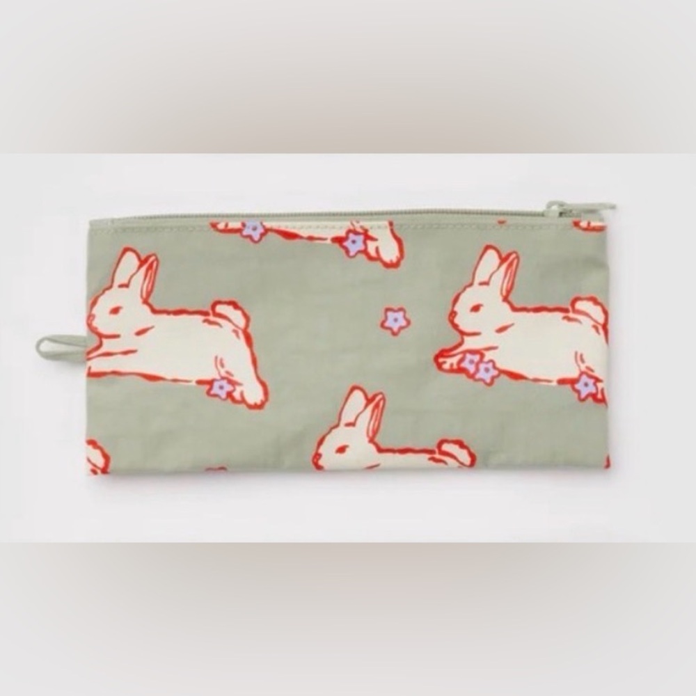 BAGGU Medium Flat Pouch in Spring 2026 Bunny Print